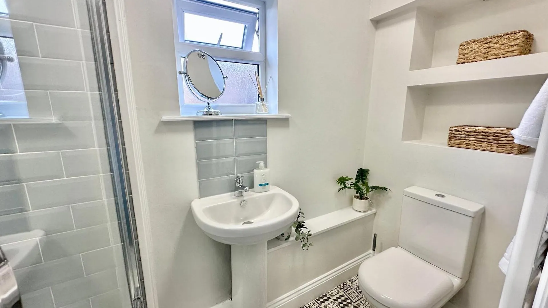 Blossoms Reach - 2 Minutes From Station And City Centre York Apartment