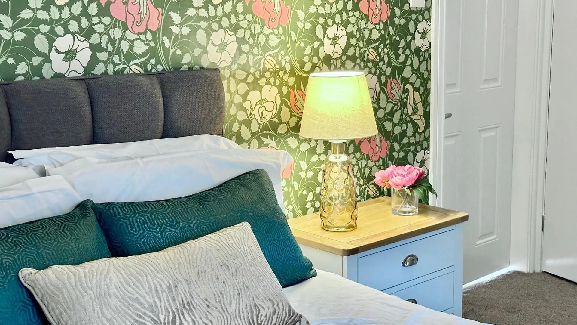 Blossoms Reach - 2 Minutes From Station And City Centre York 0*,
